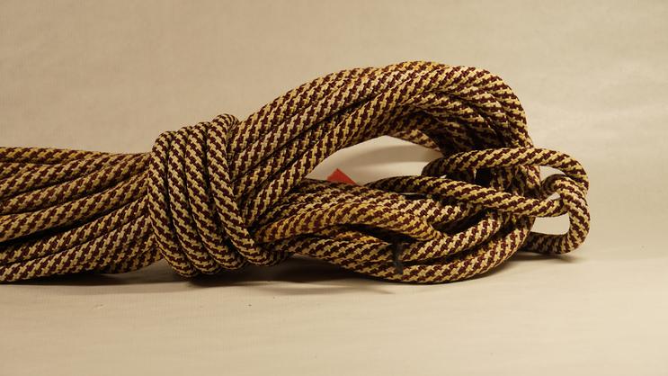 Rope: Dyneema SK78 Core, Vectran Polyester Cover 10,2MM